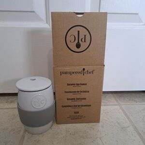 NEW Pampered Chef Ceramic Egg Cooker